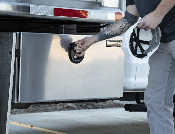 XD Aluminum Smooth Underbody Toolbox, 18"x18"x30" - 1706403