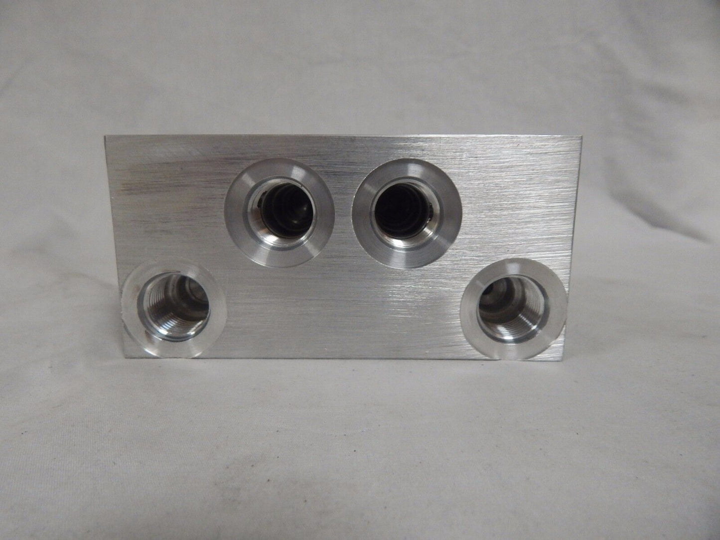 Hiniker Manifold, V-Plow MTE OEM  - 25012155