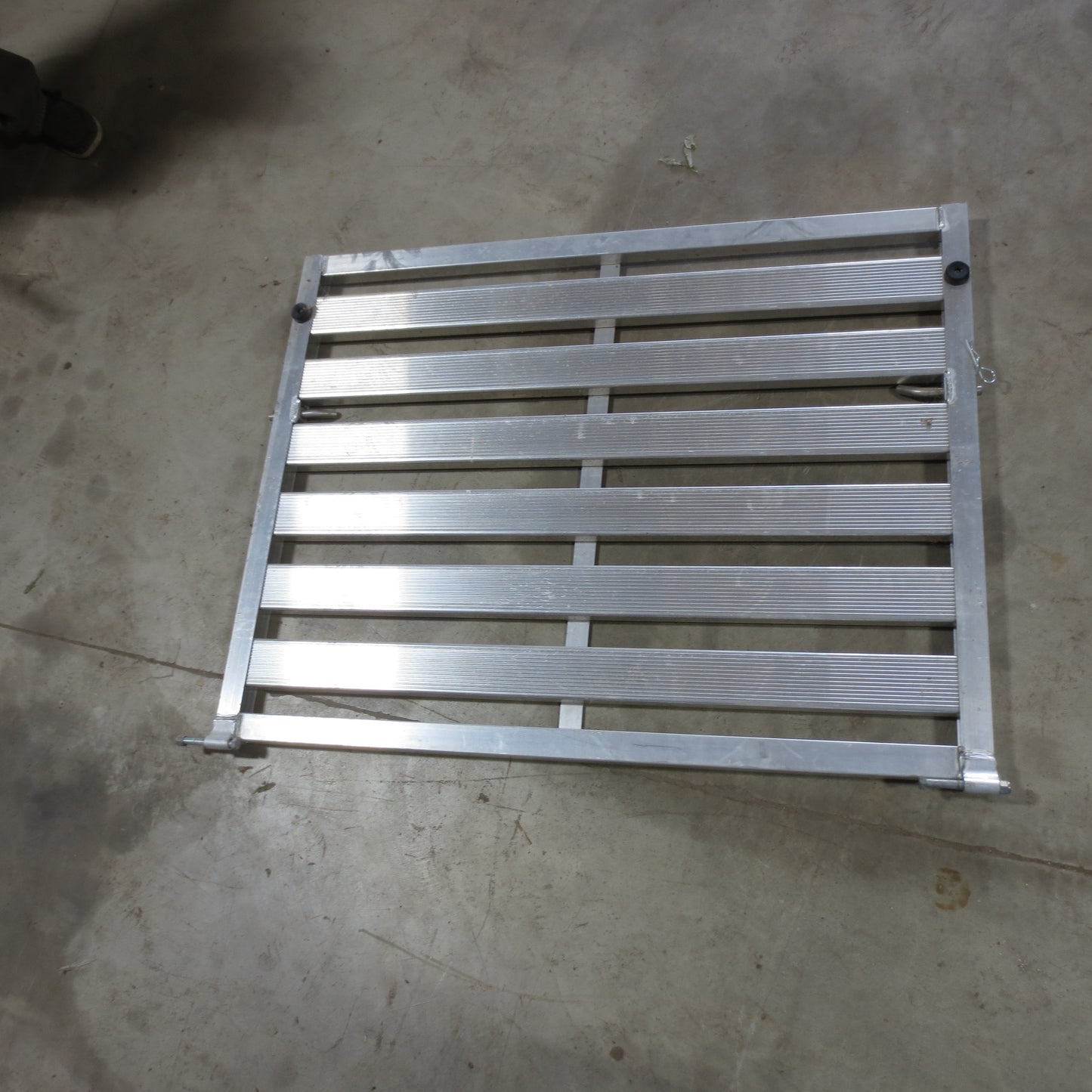 New Tailgate 39" x 50" for Aluma 548 series trailers - 41061