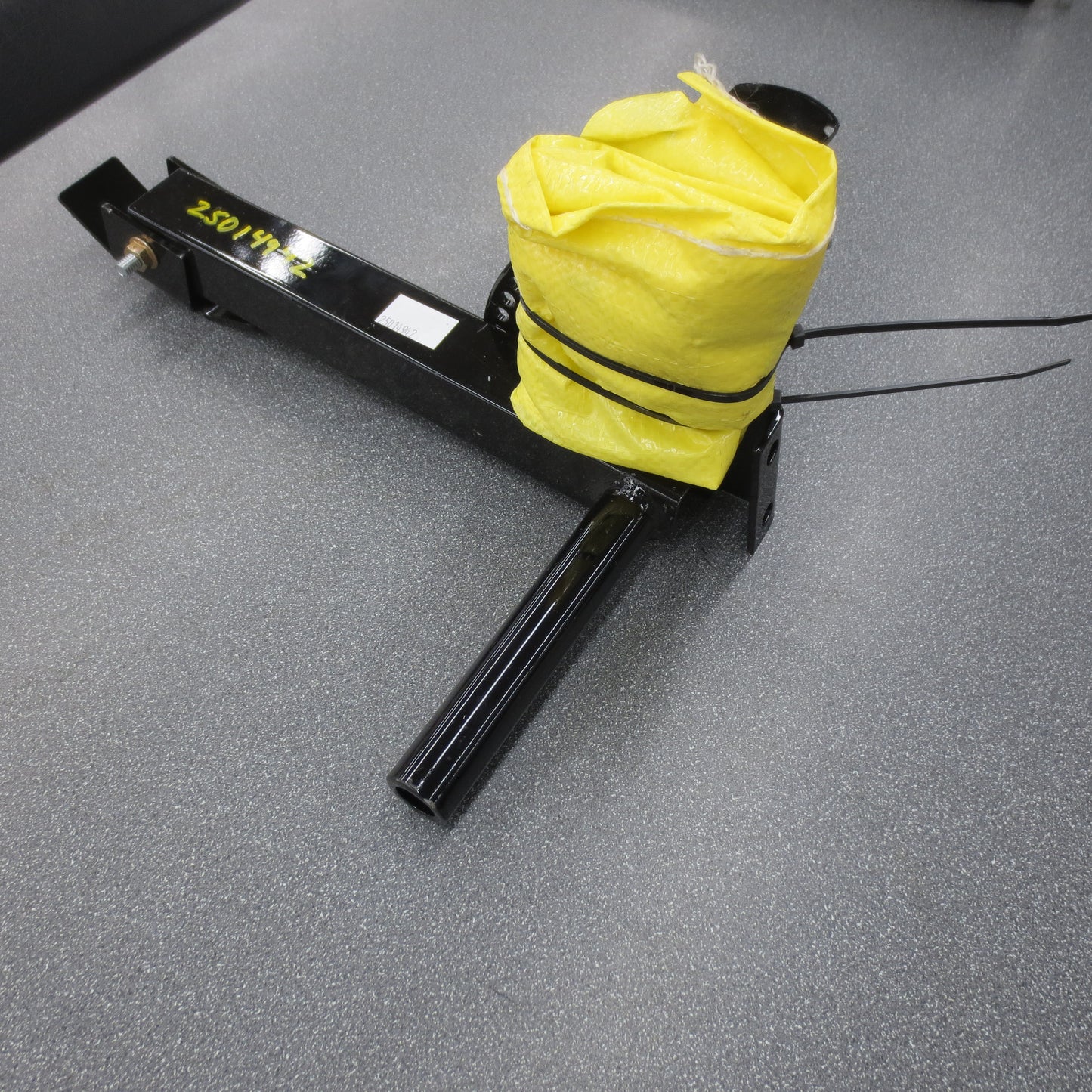 Hiniker Universal Parking Stand Kit for all plows (Steel, C-plow, Scoop, V-plow) - 25014942