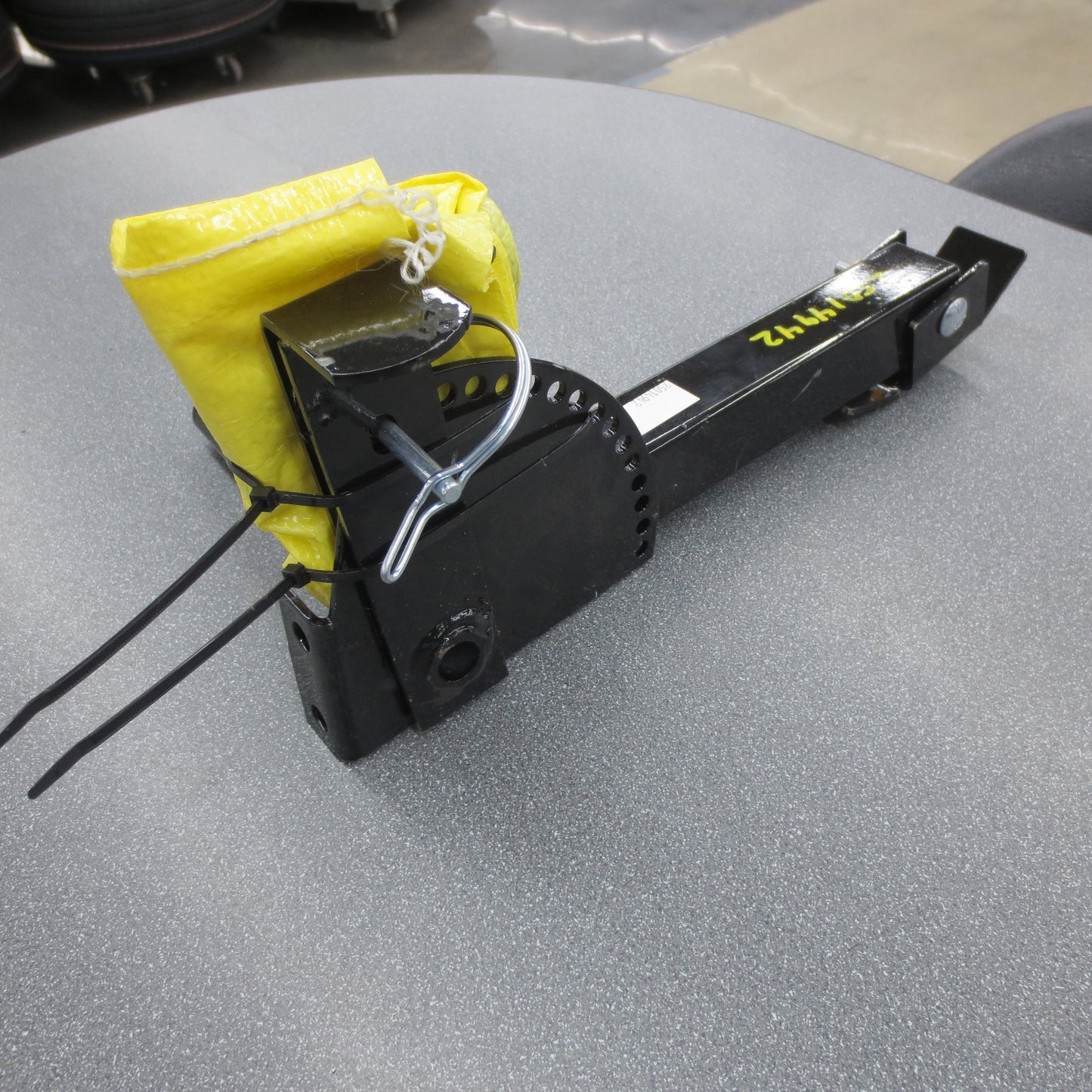 Hiniker Universal Parking Stand Kit for all plows (Steel, C-plow, Scoop, V-plow) - 25014942