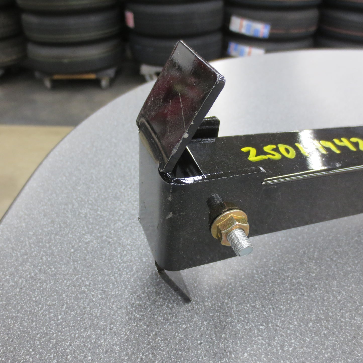 Hiniker Universal Parking Stand Kit for all plows (Steel, C-plow, Scoop, V-plow) - 25014942