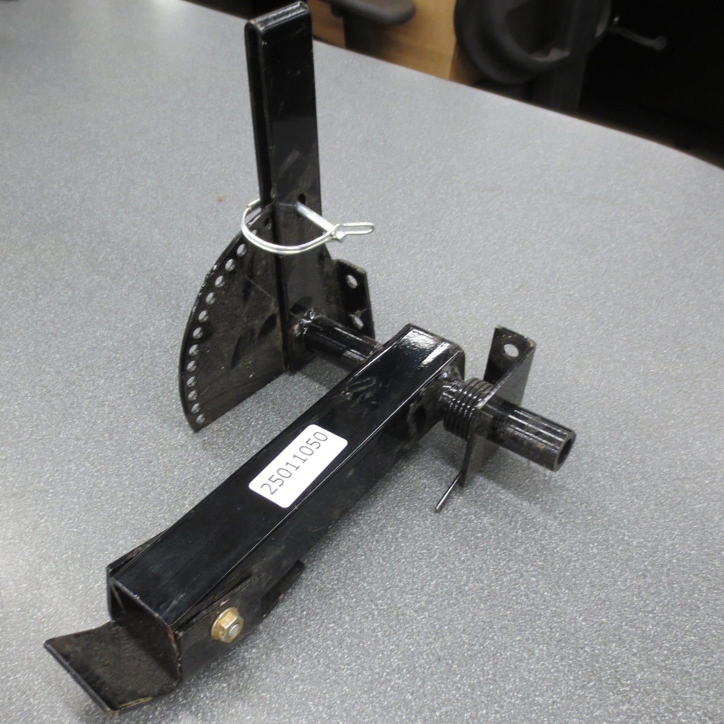 Hiniker Parking Stand Kit (old style) for straight blade - 25011050