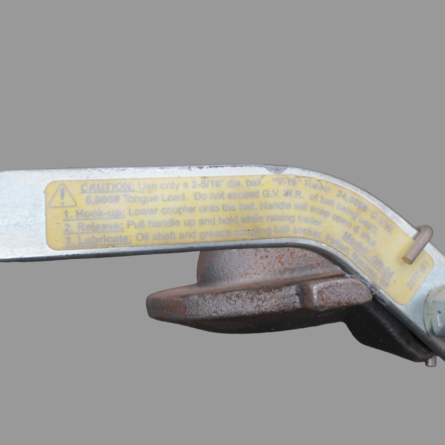  BULLDOG Gooseneck Coupler - caution label on handle