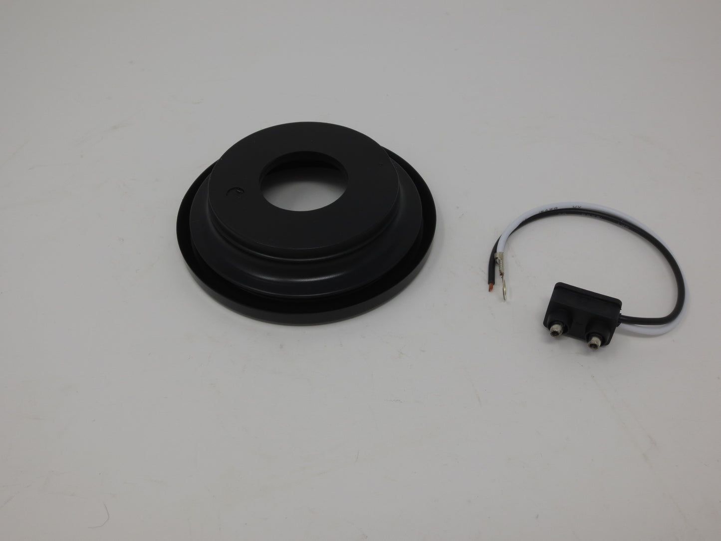 CM Bed Light & Grommet Kit, 8100820 (1), A-70GBD (4), 142-18K (9), A33GB (6)