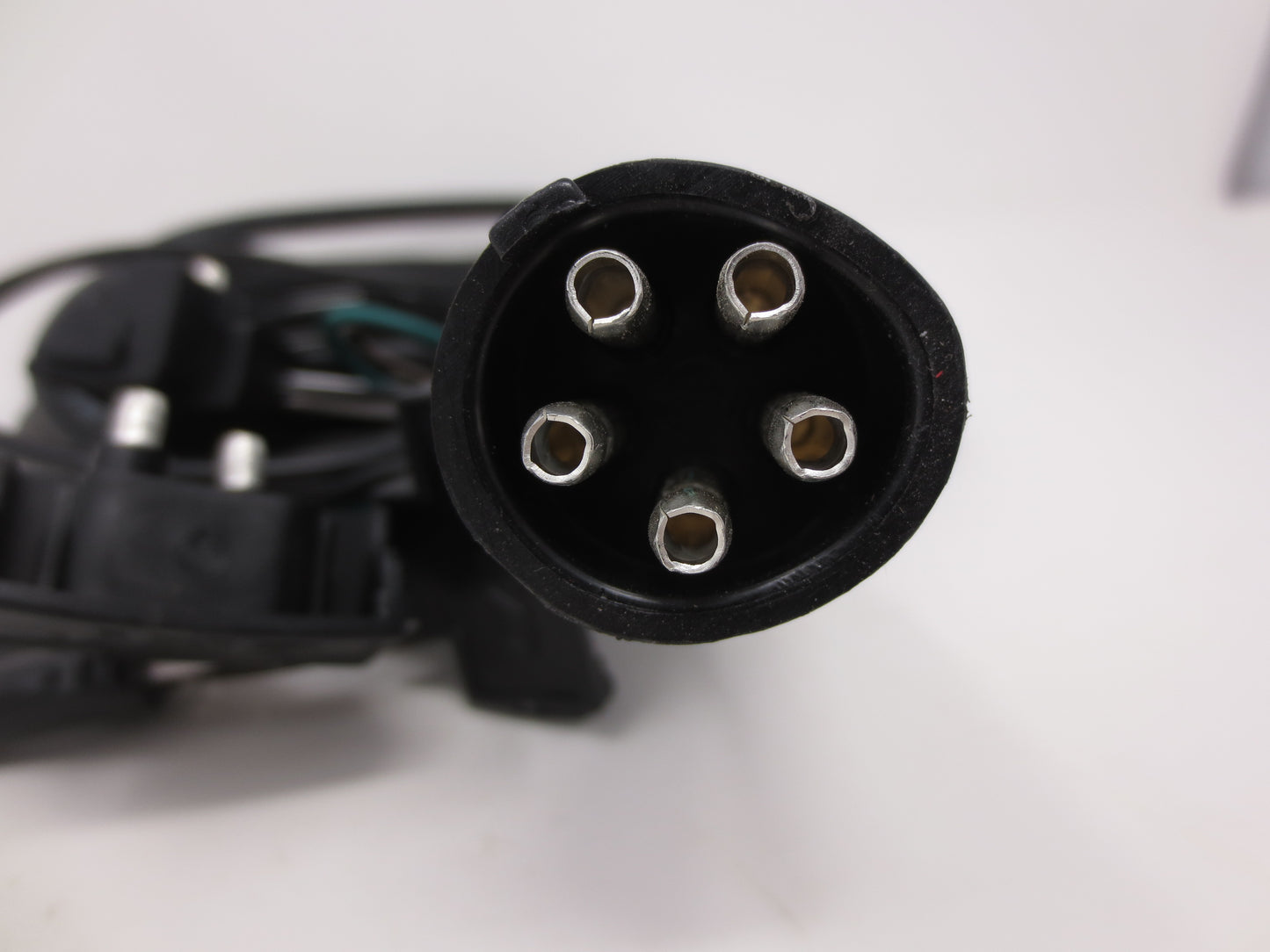 Wiring harness for headache rack on CM truck beds, 116676