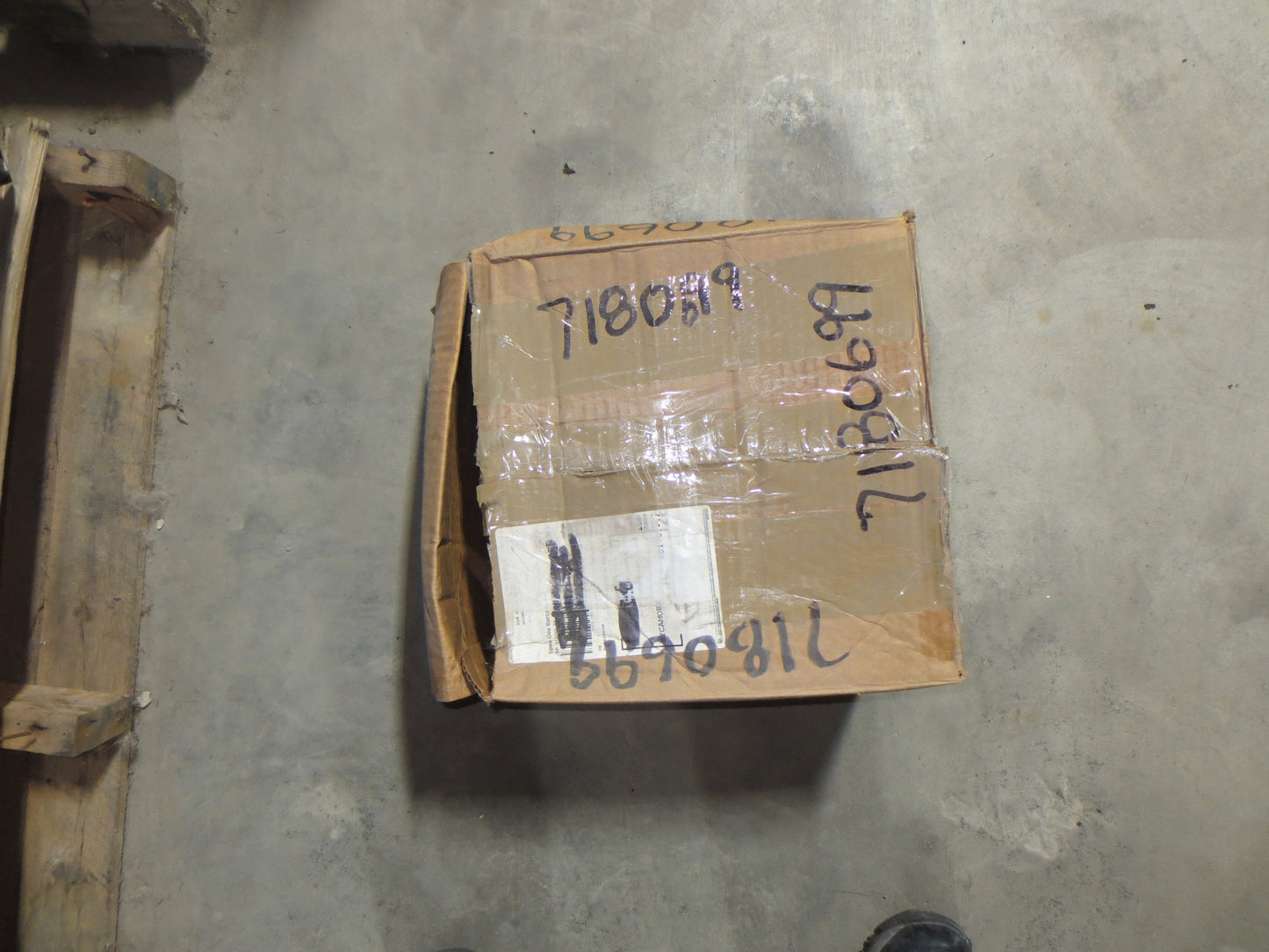 Clearance! CM/Dakota Service Body 98-inch Install Mounting Kit, Fits Ford 2017  - 7180699