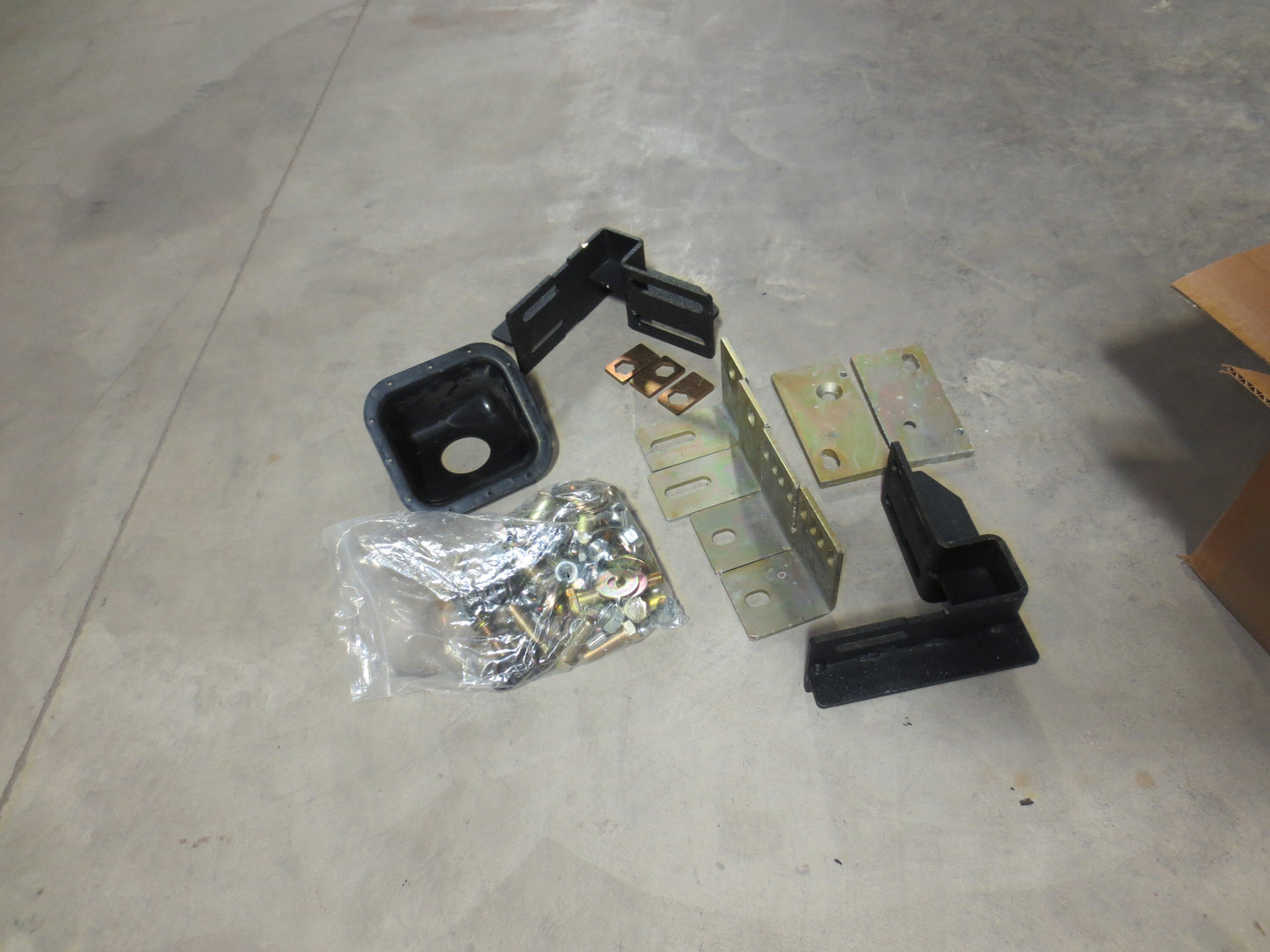 Clearance! CM/Dakota Service Body 98-inch Install Mounting Kit, Fits Ford 2017  - 7180699