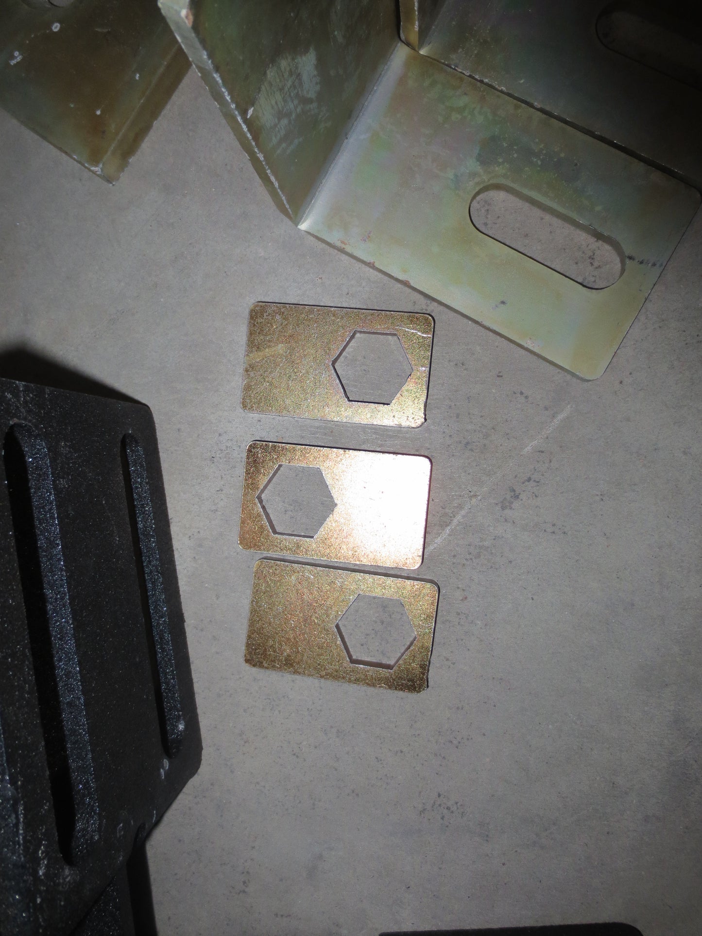 Clearance! CM/Dakota Service Body 98-inch Install Mounting Kit, Fits Ford 2017  - 7180699