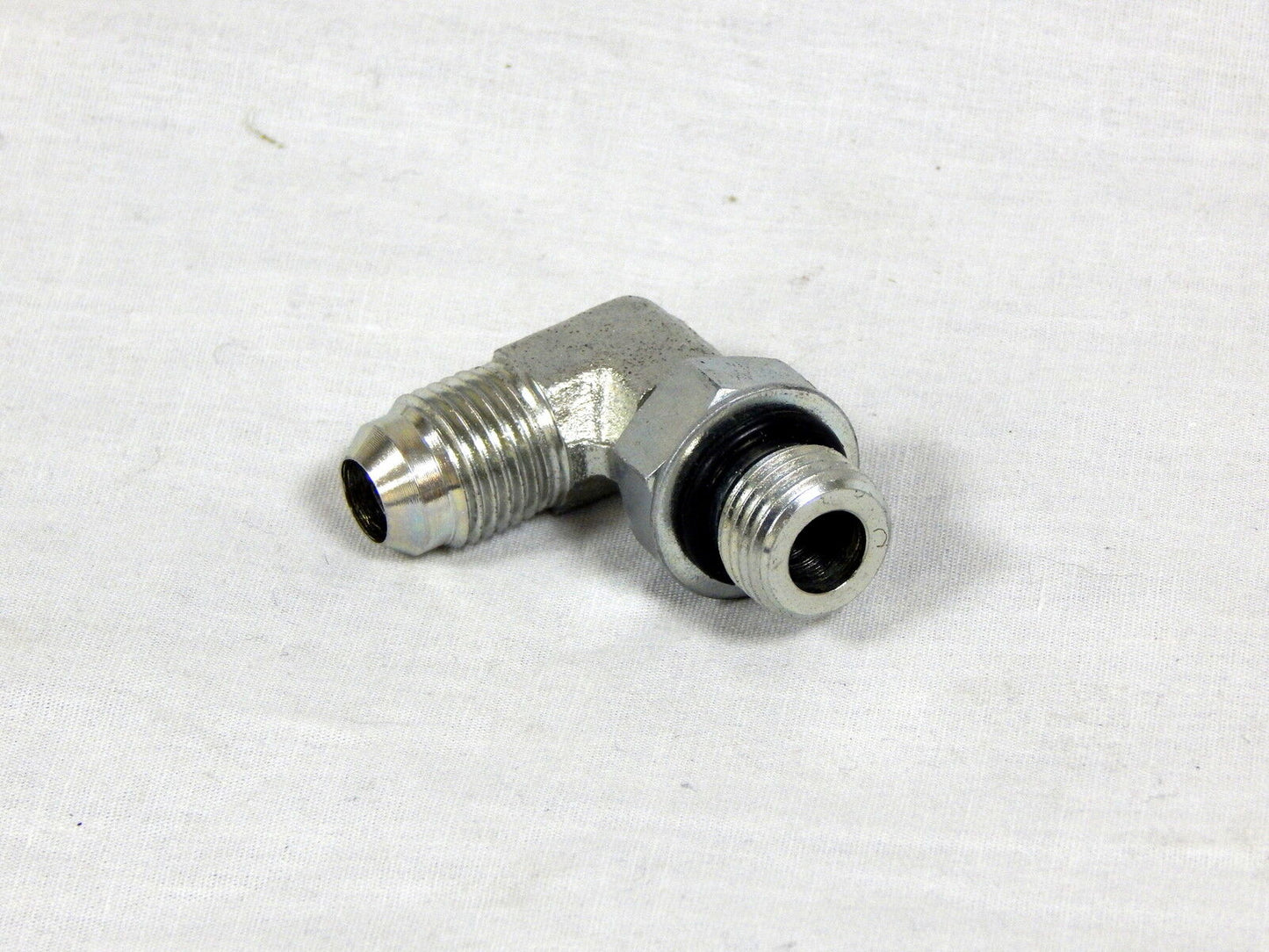 Hydraulic Fitting - 90 Deg. Adapter - 956-005-022